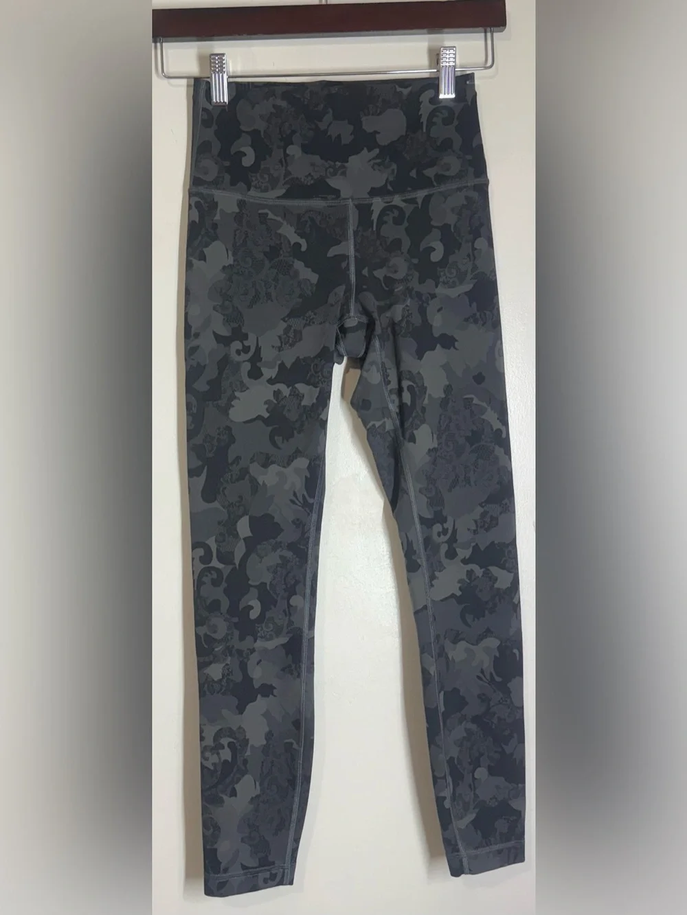 Lululemon Wunder Train High-Rise Tight 25"
Women's Leggings/Tights - Picture 3 of 9
